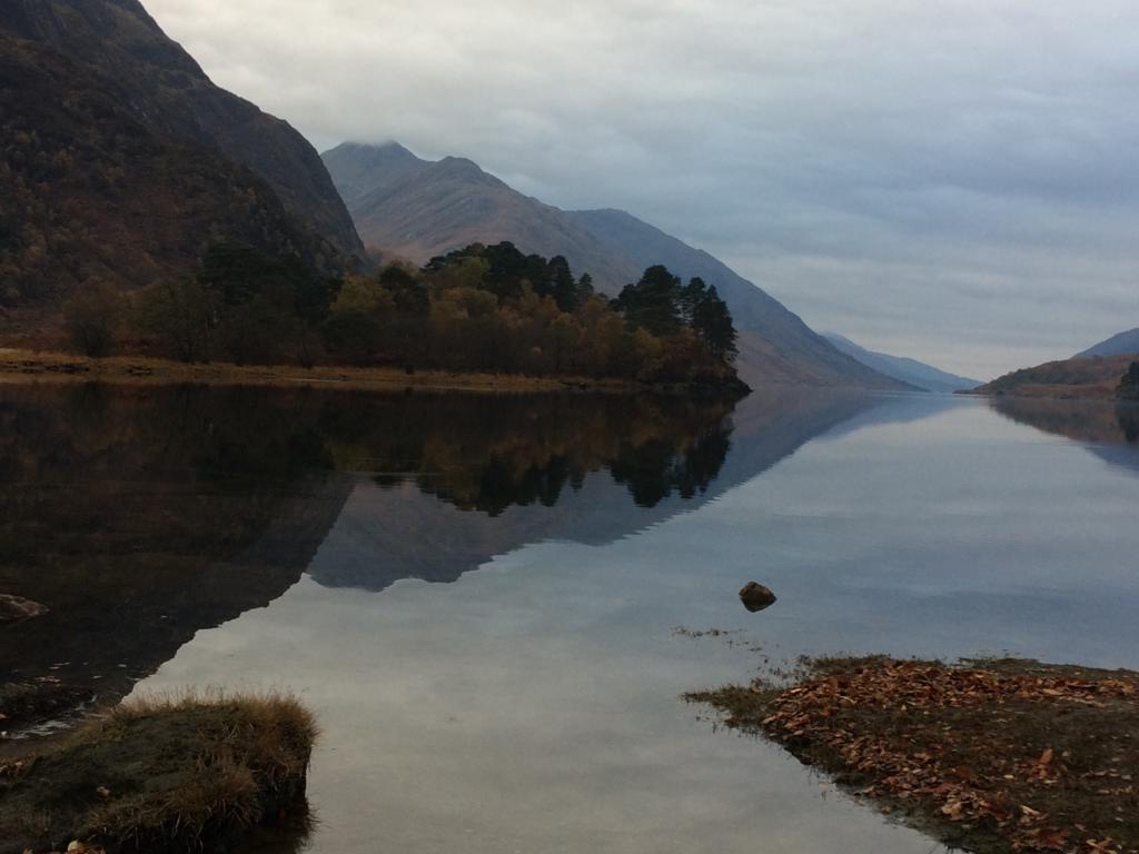 Corran Bunkhouse Hotel Екстериор снимка Loch Arkaig